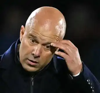 Liverpool identify potential successors to Arne Slot as new triple contract headache arises