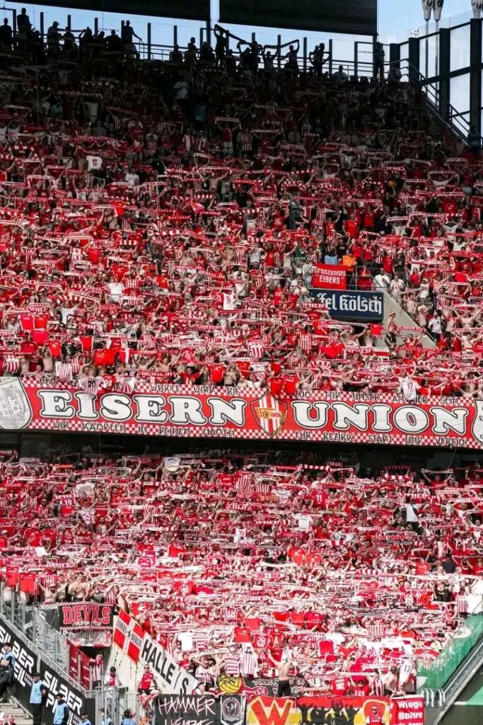 WAHNSINN VOR WEIHNACHTEN: 3.300 UNIONER VERWANDELN KÖLN IN EIN ROT-WEISSES SPEKTAKEL