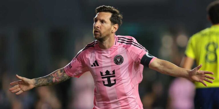 Lionel Messi’s ‘GOAT Tour’ of India Erupts in Chaos as Angry Fans Vandalise Stadium